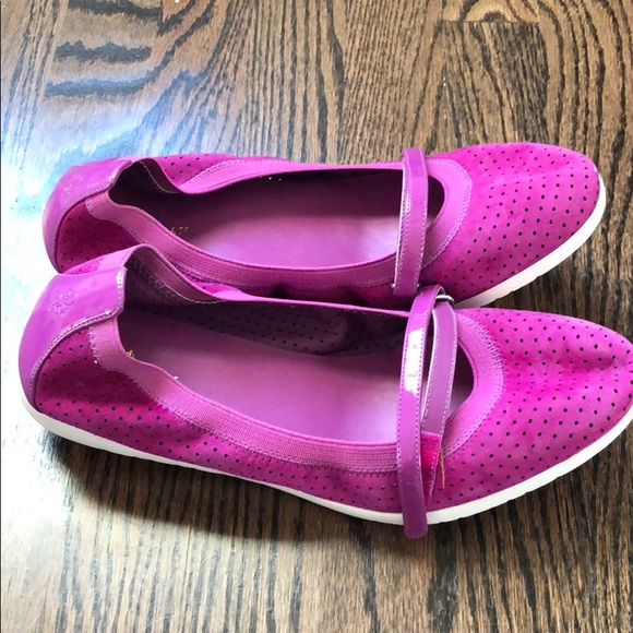 Tennis flats. - Picture 3 of 3